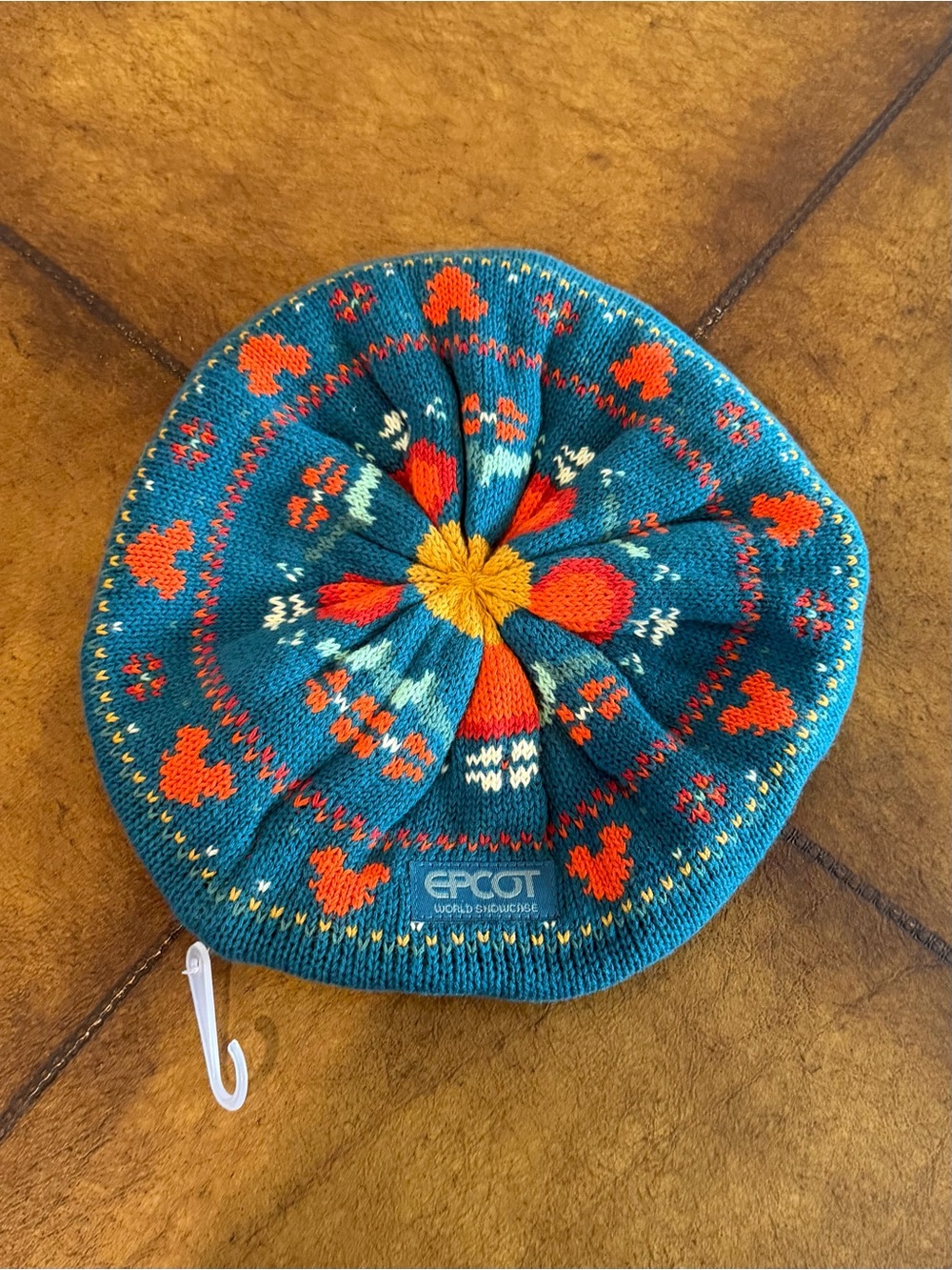 New Disney 2026 EPCOT World Showcase Norway Pavilion Mickey Patterned Knit Beret